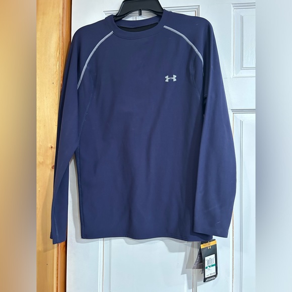 Under Armour top - Picture 1 of 4